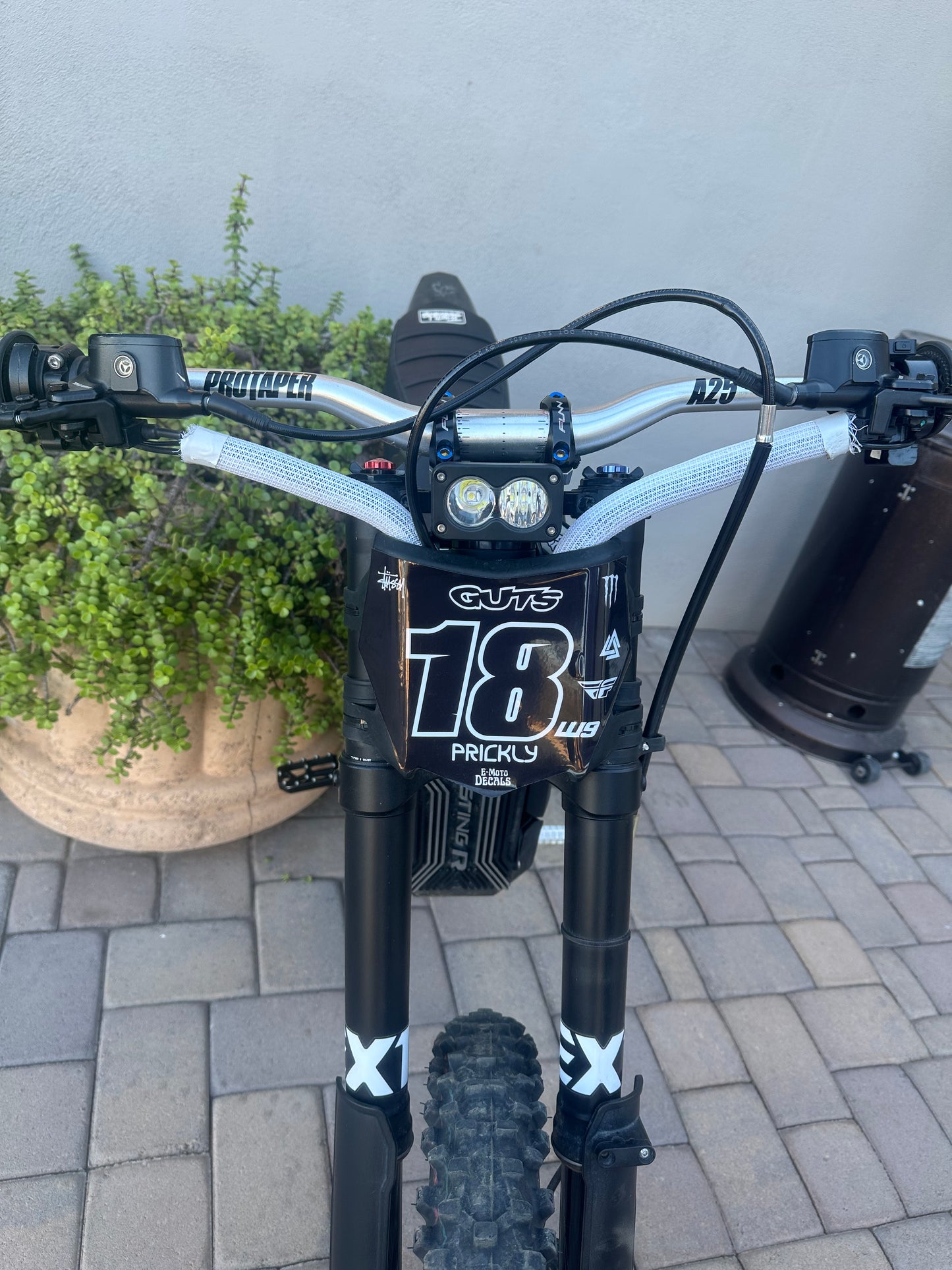 Plug-in play Baja light